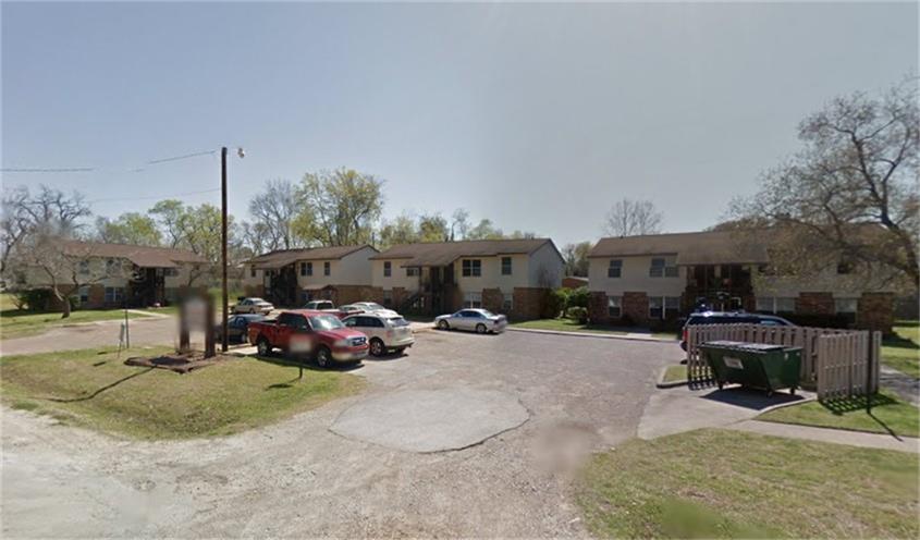 208 E Wells, Madisonville, TX 77864