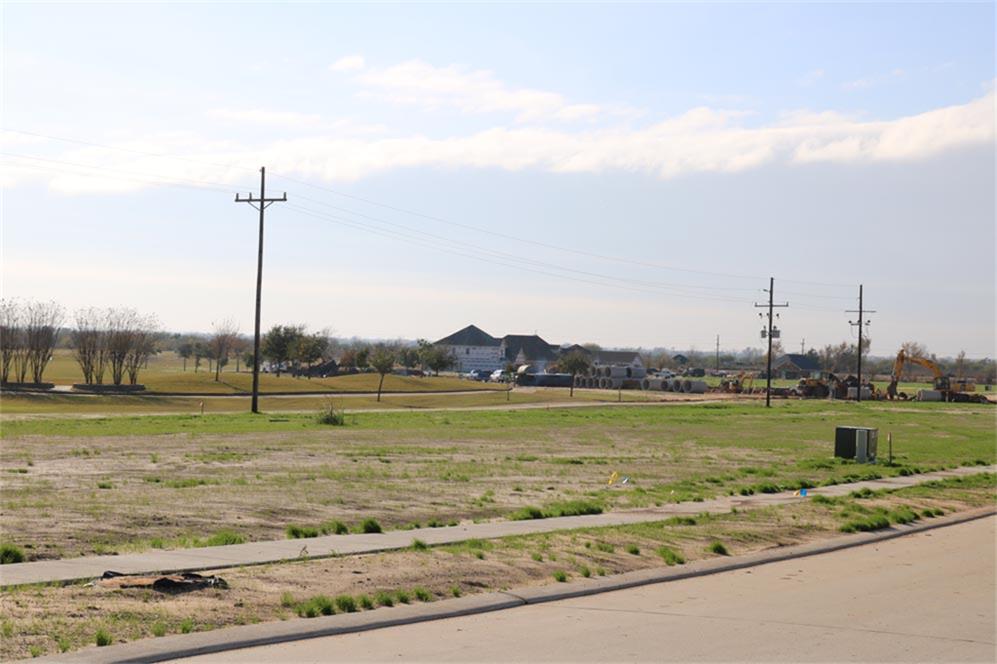 000 Birdie Court, Navasota, TX 77868