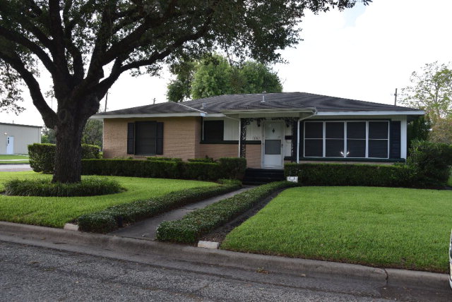 1907 E Virginia, Victoria, TX 77901