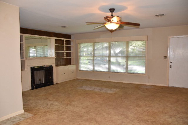 1907 E Virginia, Victoria, TX 77901