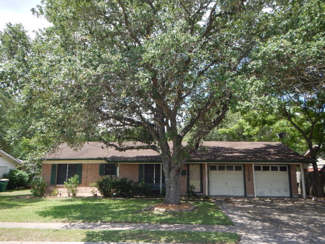 1305 Love St, Victoria, TX 77901