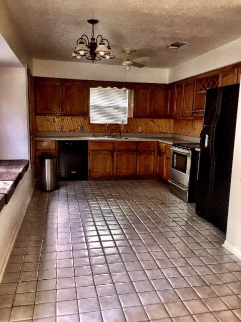 207 Newhaven, Victoria, TX 77904