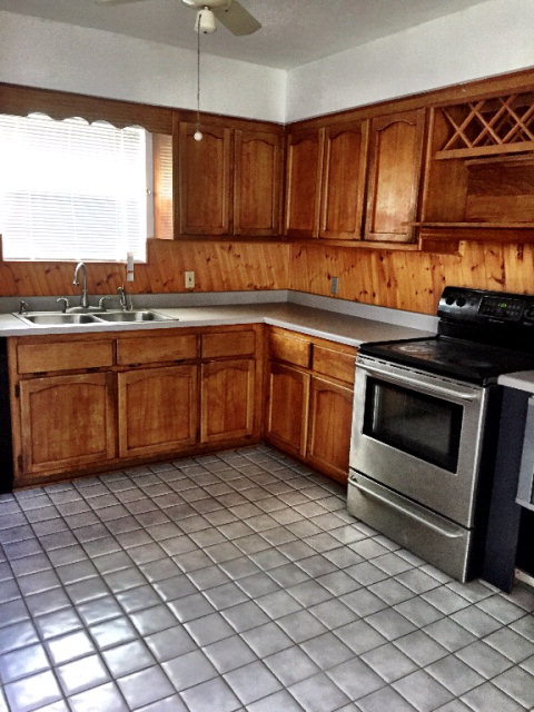 207 Newhaven, Victoria, TX 77904
