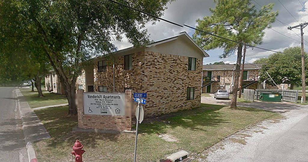 704 Division Place, Edna, TX 77957