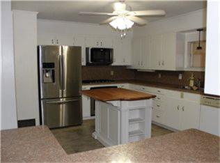704 Division Place, Edna, TX 77957