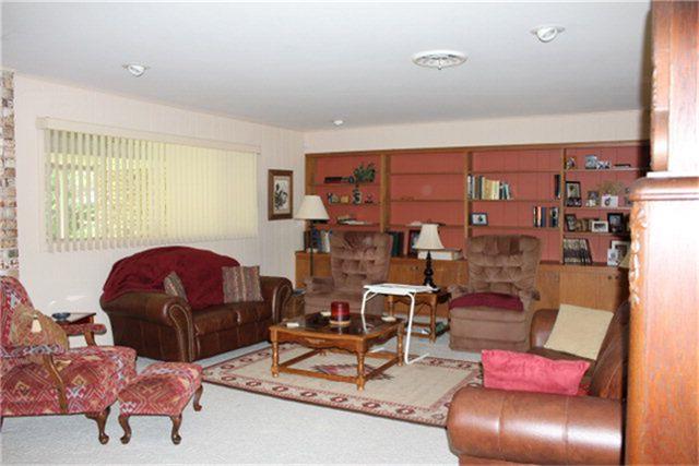 704 Division Place, Edna, TX 77957