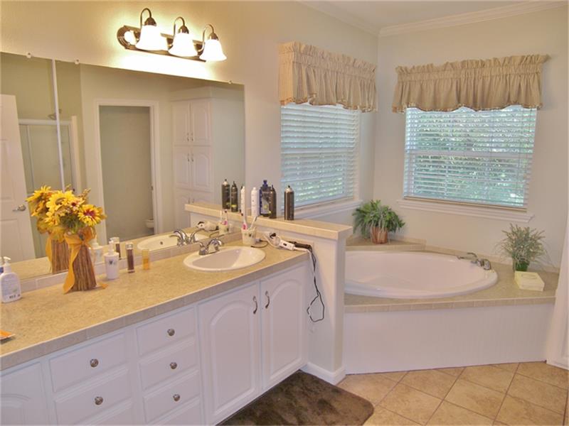 0000 Private Road 1042, Hallettsville, TX 77964