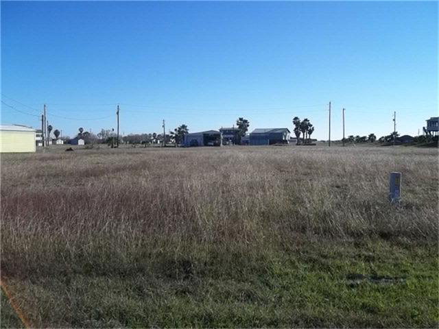 323 Flounder Ln, Port Lavaca, TX 77979