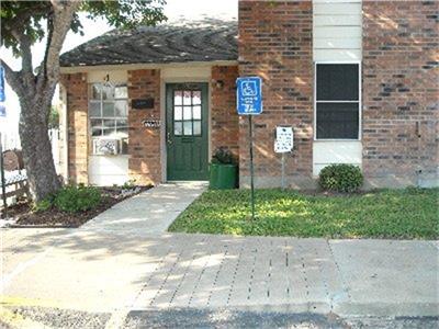 105 Ellen May Road, Yoakum, TX 77995
