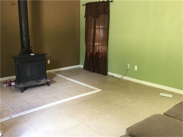 105 Ellen May Road, Yoakum, TX 77995