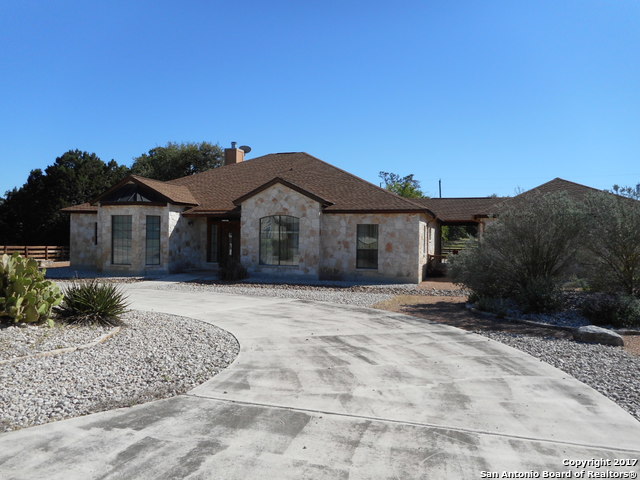 152 Creekwood, Bandera, TX 78003