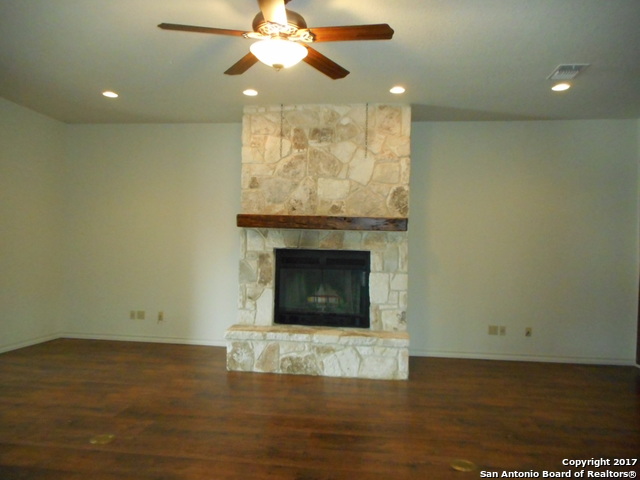 152 Creekwood, Bandera, TX 78003