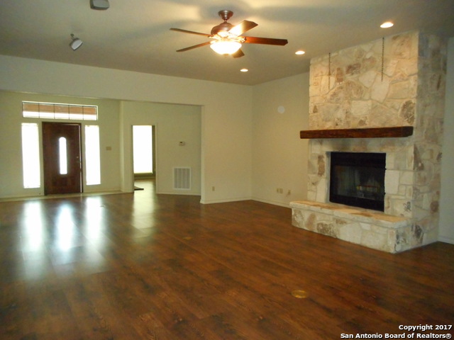 152 Creekwood, Bandera, TX 78003