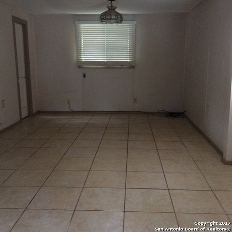 708 Lakeshore Dr N, Bandera, TX 78003