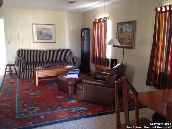 465 PURPLE SAGE RD, Bandera, TX 78003