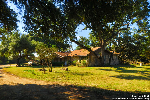536 S School St, Boerne, TX 78006