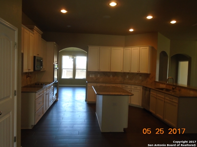 221 Krieg Dr, Boerne, TX 78006