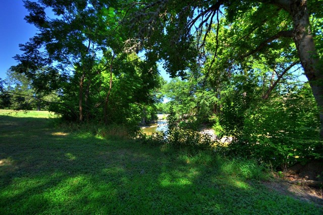 103 Skyline Dr, Center Point, TX 78010