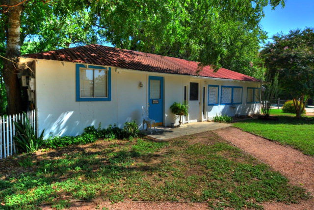 103 Skyline Dr, Center Point, TX 78010