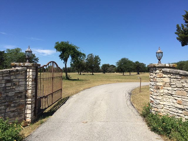 608 North Creek Rd, Comfort, TX 78013