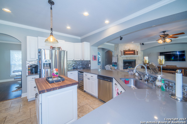 402 Shepherds Crook, Helotes, TX 78023