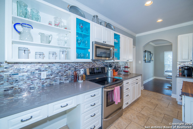 402 Shepherds Crook, Helotes, TX 78023