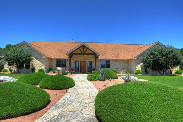 546 Cypress Estates Pkwy W, Ingram, TX 78025