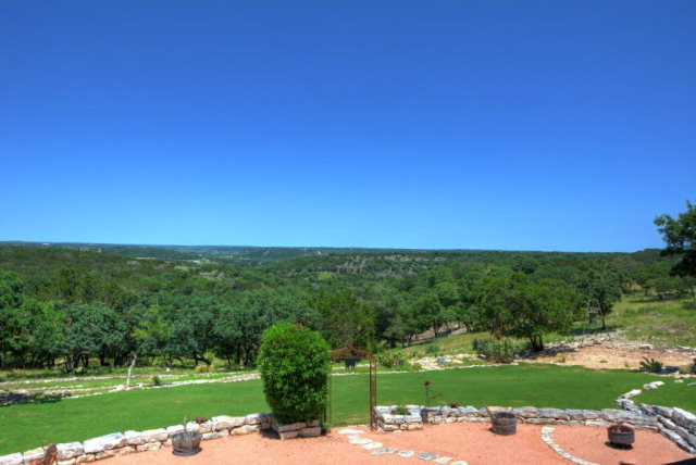 546 Cypress Estates Pkwy W, Ingram, TX 78025