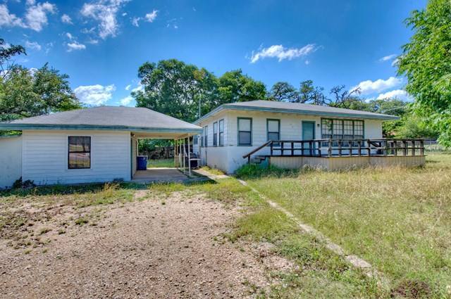 301 Woodland Rd, Ingram, TX 78025