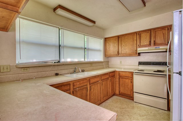 301 Woodland Rd, Ingram, TX 78025