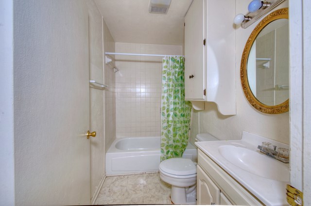301 Woodland Rd, Ingram, TX 78025