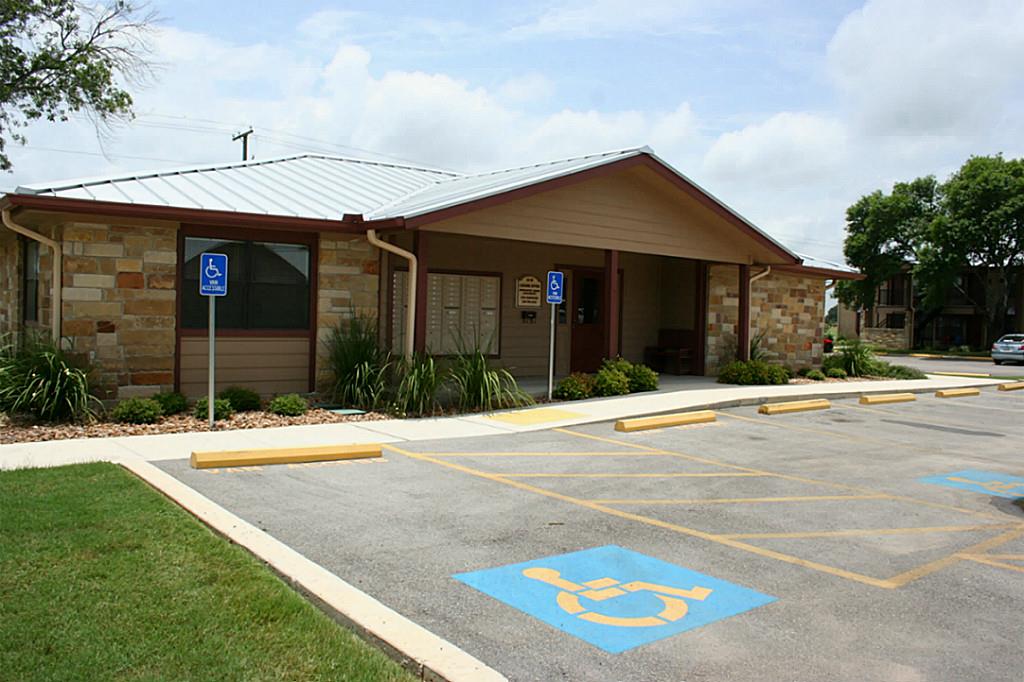 2701 Zanderson, Jourdanton, TX 78026