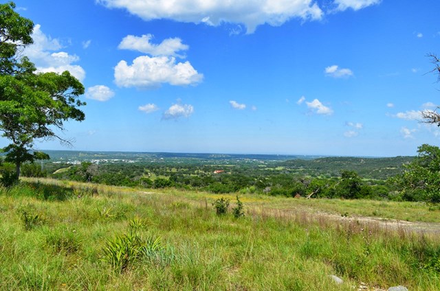 1011 Bear Creek Rd, Kerrville, TX 78028