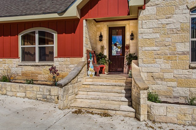 130 Rhum Rd, Kerrville, TX 78028