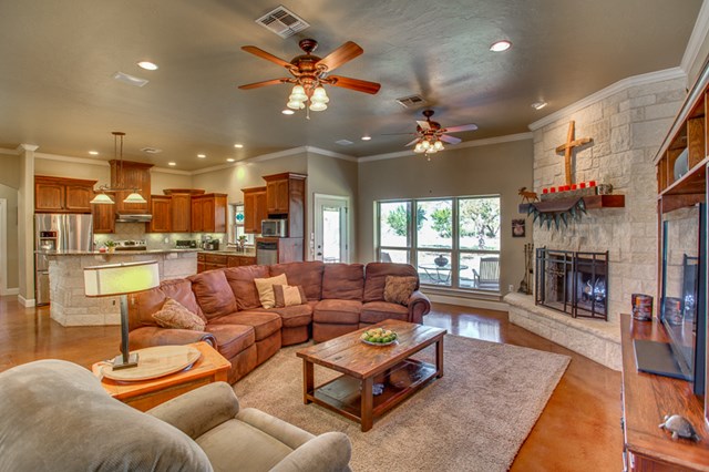 130 Rhum Rd, Kerrville, TX 78028