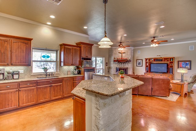130 Rhum Rd, Kerrville, TX 78028