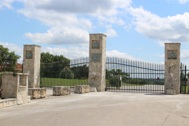 200 Horizon Blvd, Kerrville, TX 78028