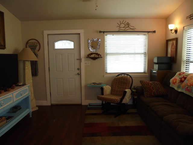 1216 North St, Kerrville, TX 78028