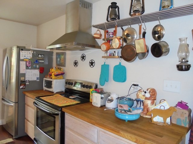 1216 North St, Kerrville, TX 78028