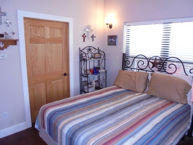 1216 North St, Kerrville, TX 78028