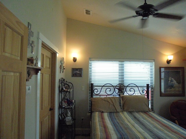 1216 North St, Kerrville, TX 78028