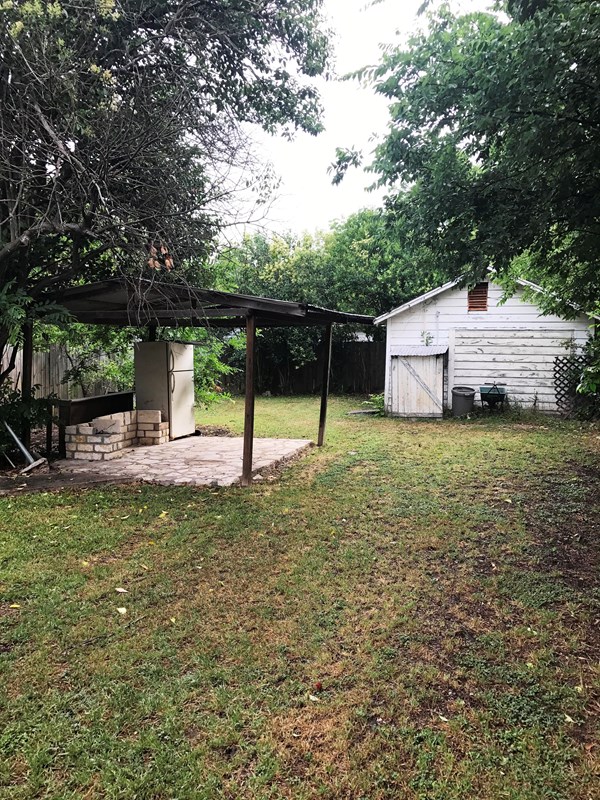 406 Lucille St, Kerrville, TX 78028