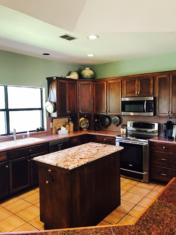 291 Broken Spur, Mountain Home, TX 78058