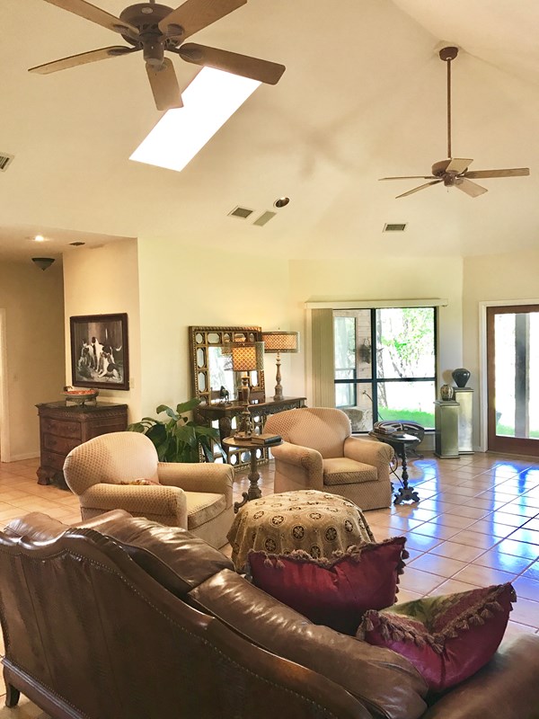 291 Broken Spur, Mountain Home, TX 78058