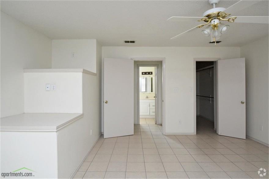 1103 Lincoln Street, Zapata, TX 78076