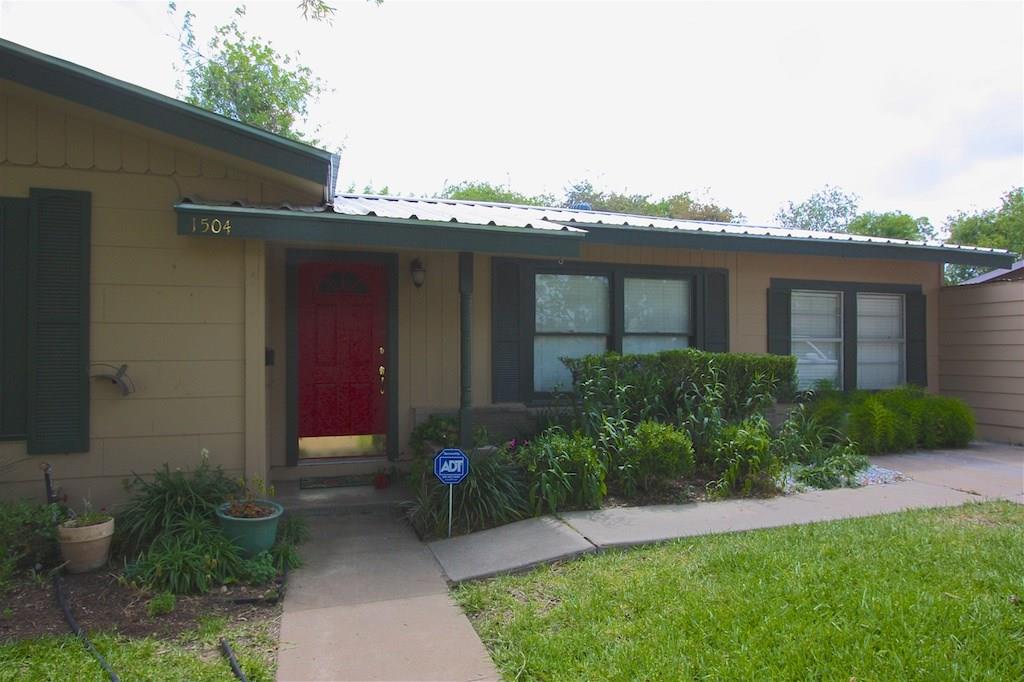 1504 Emily Dr, Beeville, TX 78102