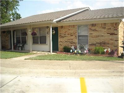 100 Betty Jean Drive, Floresville, TX 78114