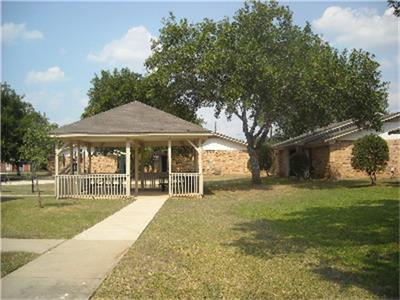 100 Betty Jean Drive, Floresville, TX 78114
