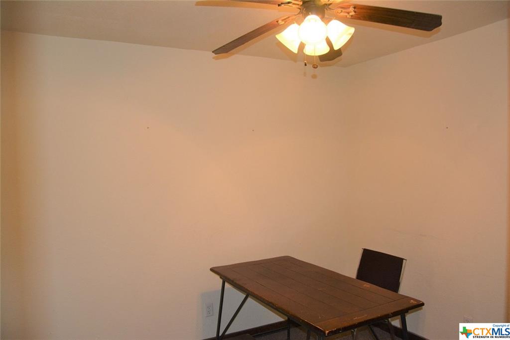 1111 N Walnut Avenue, New Braunfels, TX 78130