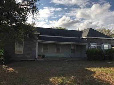 508 S 7th St, Skidmore, TX 78133